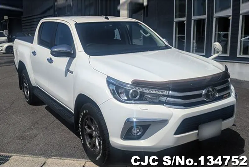 Toyota Hilux in White for Sale Image 0