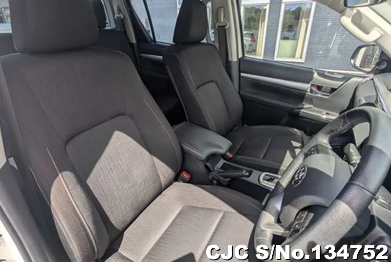 Toyota Hilux in White for Sale Image 11