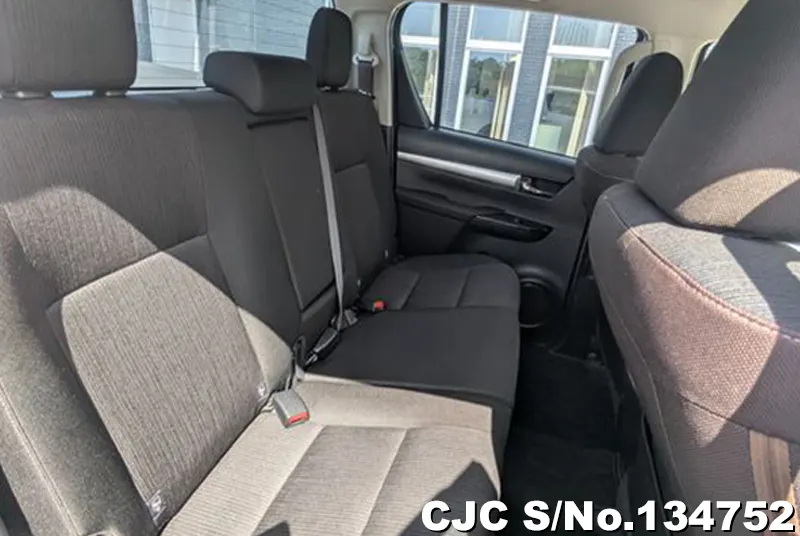 Toyota Hilux in White for Sale Image 13