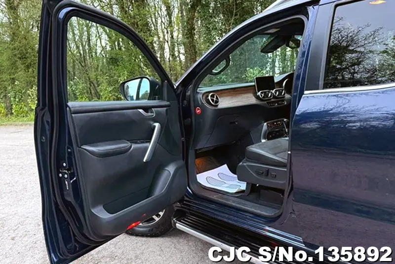 Mercedes Benz X-Class in Blue for Sale Image 11