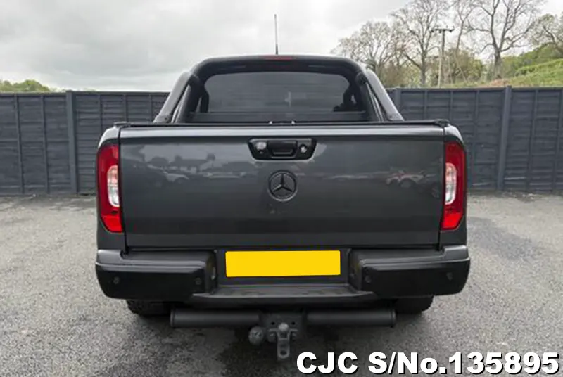 Mercedes Benz X-Class in Gray for Sale Image 4