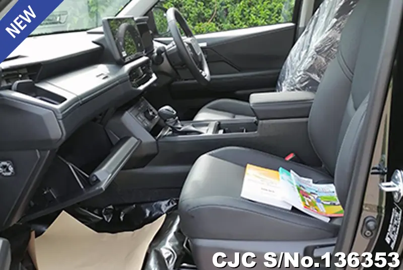 Toyota Hilux in Attitude Black Mica for Sale Image 13
