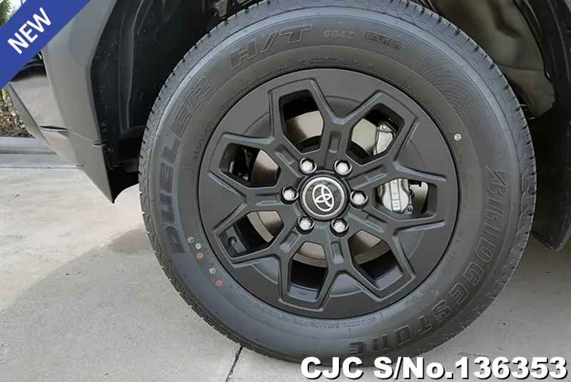 Toyota Hilux in Attitude Black Mica for Sale Image 17