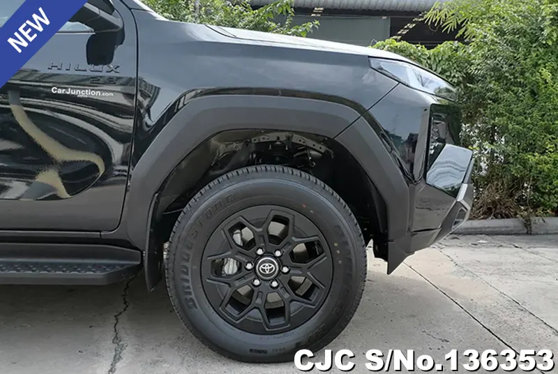 Toyota Hilux in Attitude Black Mica for Sale Image 18