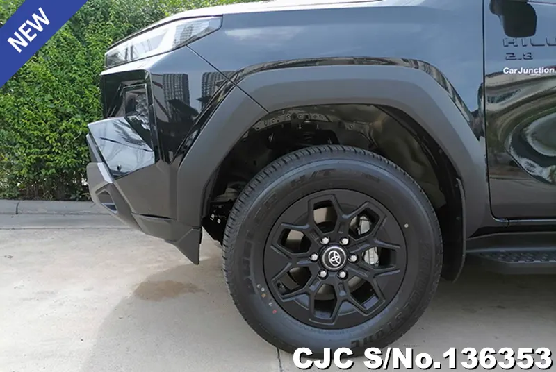 Toyota Hilux in Attitude Black Mica for Sale Image 19