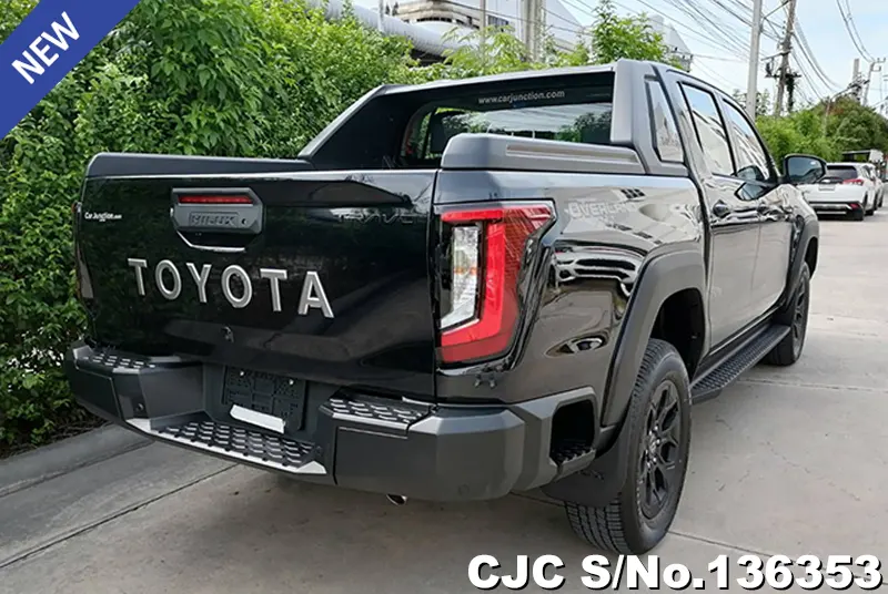 Toyota Hilux in Attitude Black Mica for Sale Image 2