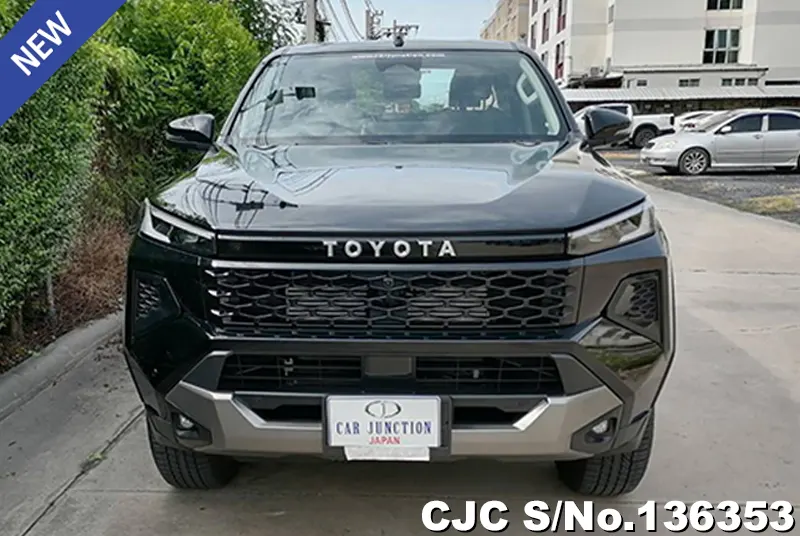 Toyota Hilux in Attitude Black Mica for Sale Image 4
