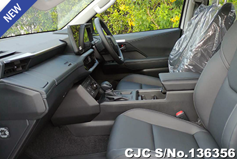 Toyota Hilux in Super White Ⅱ for Sale Image 14