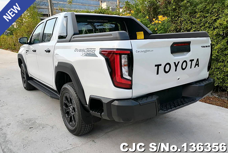 Toyota Hilux in Super White Ⅱ for Sale Image 1