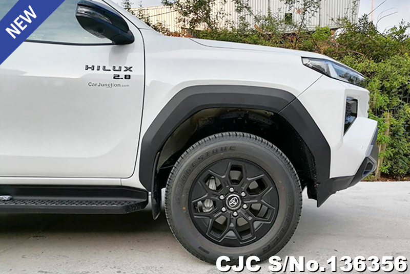 Toyota Hilux in Super White Ⅱ for Sale Image 19