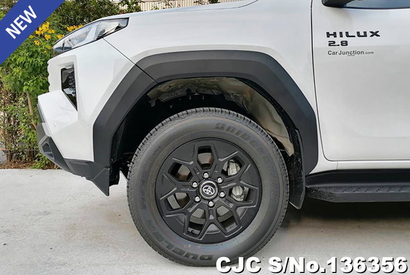 Toyota Hilux in Super White Ⅱ for Sale Image 20