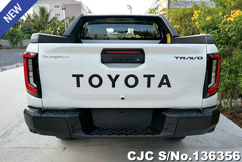 Toyota Hilux in Super White Ⅱ for Sale Image 5