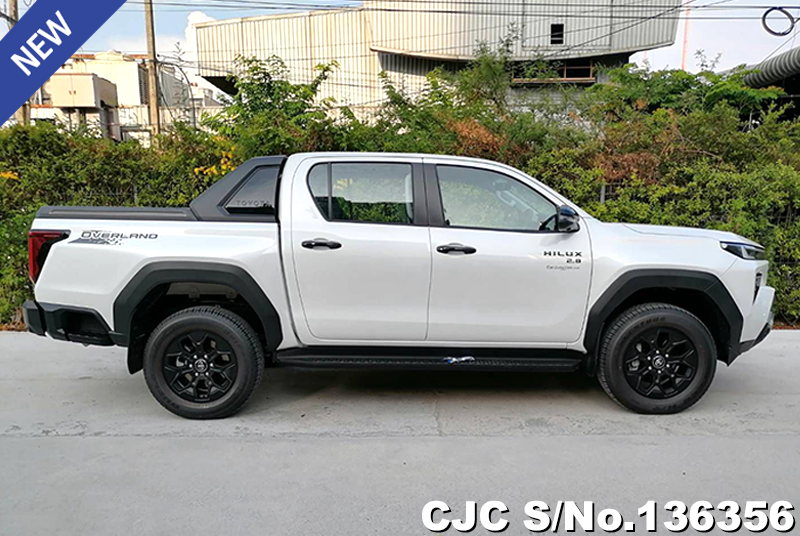 Toyota Hilux in Super White Ⅱ for Sale Image 6