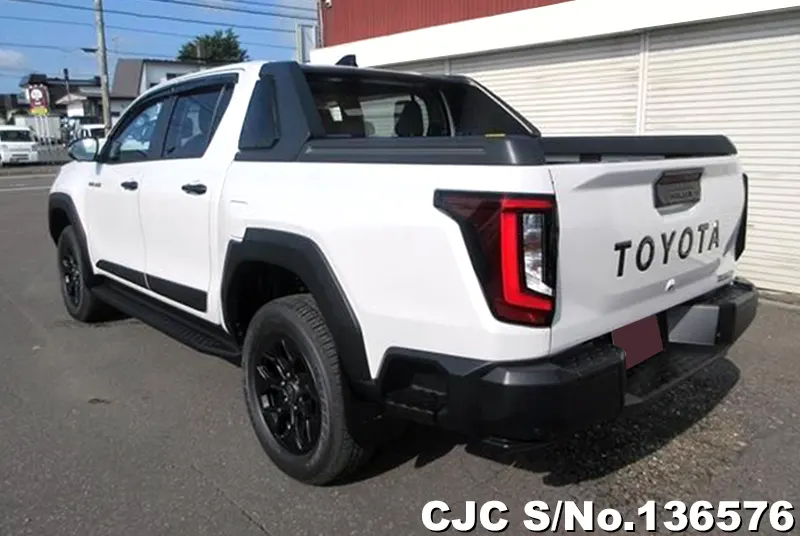 Toyota Hilux in White for Sale Image 1