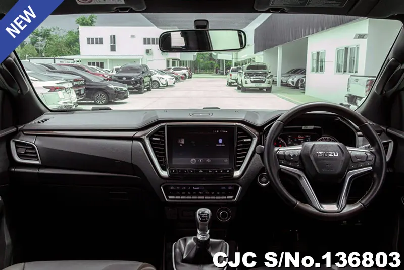 Isuzu D-Max in White for Sale Image 8