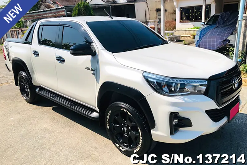 Toyota Hilux in White for Sale Image 0