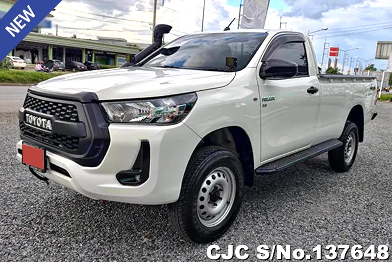 Toyota Hilux in White for Sale Image 0