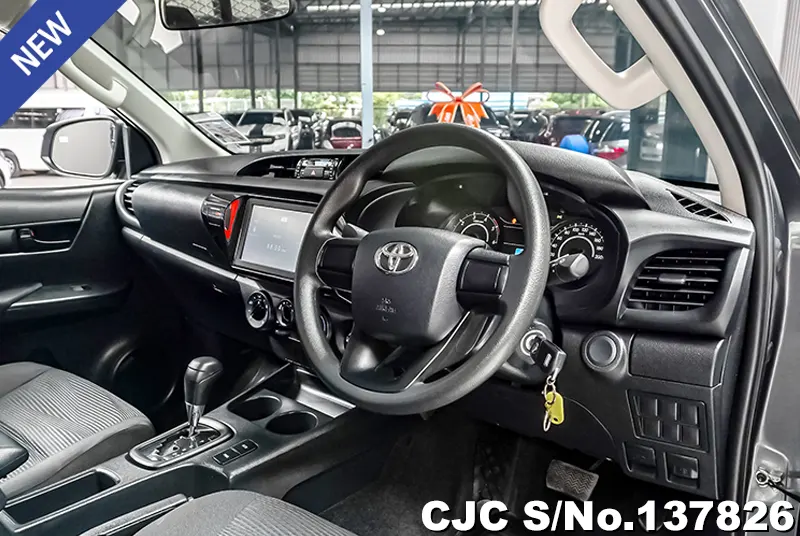 Toyota Hilux in Gray for Sale Image 5