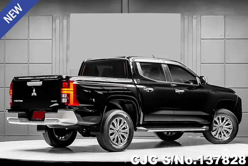 Mitsubishi Triton in Black for Sale Image 2