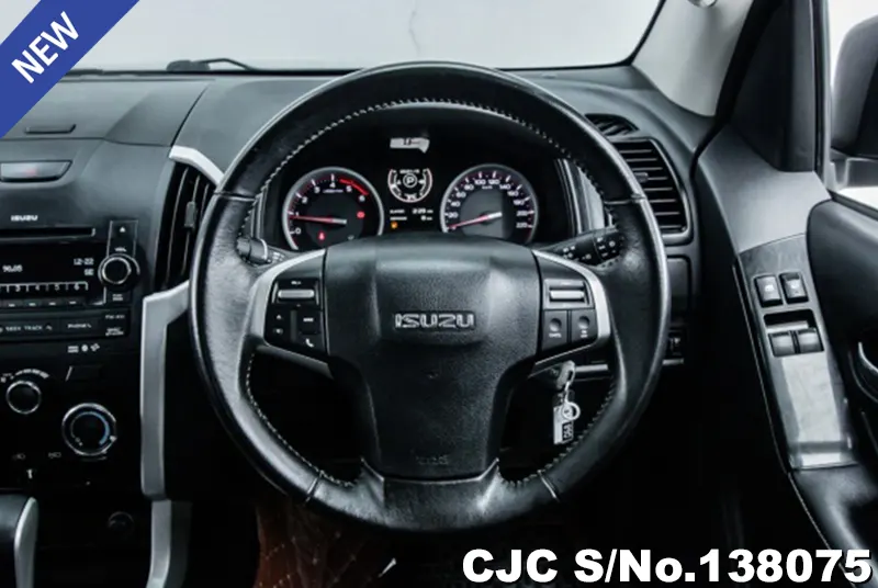 Isuzu D-Max in Gray for Sale Image 9