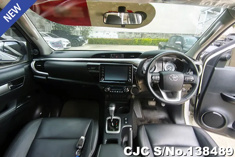 Toyota Hilux in White for Sale Image 6