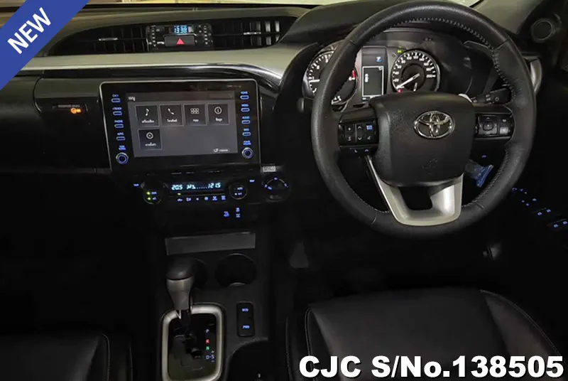 Toyota Hilux in White for Sale Image 8
