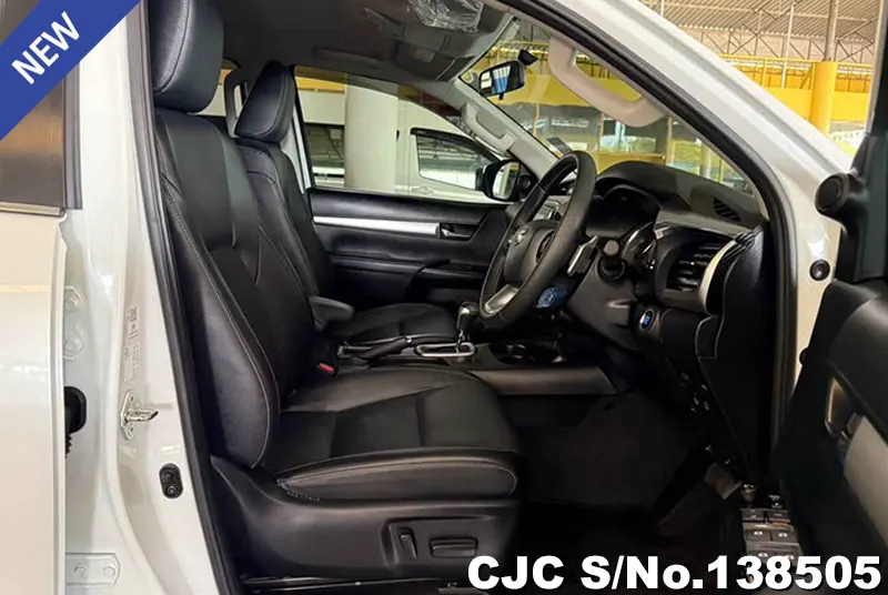 Toyota Hilux in White for Sale Image 11