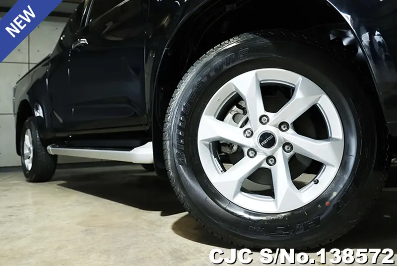 Isuzu D-Max in Black for Sale Image 15