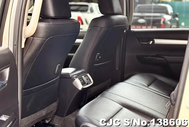 Toyota Hilux in Silver for Sale Image 9