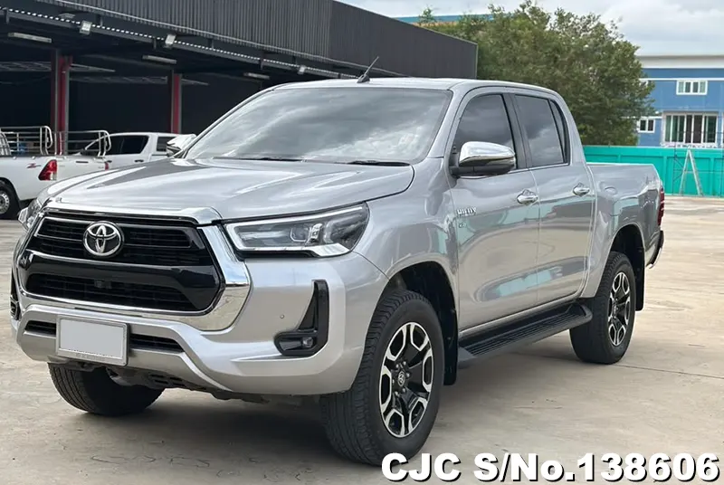 Toyota Hilux in Silver for Sale Image 3