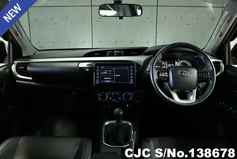 Toyota Hilux in Gray for Sale Image 5