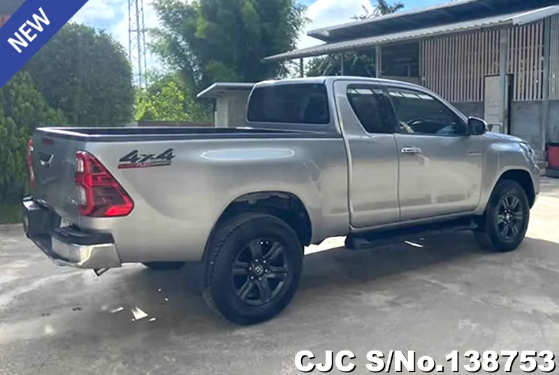 Toyota Hilux in Silver for Sale Image 2