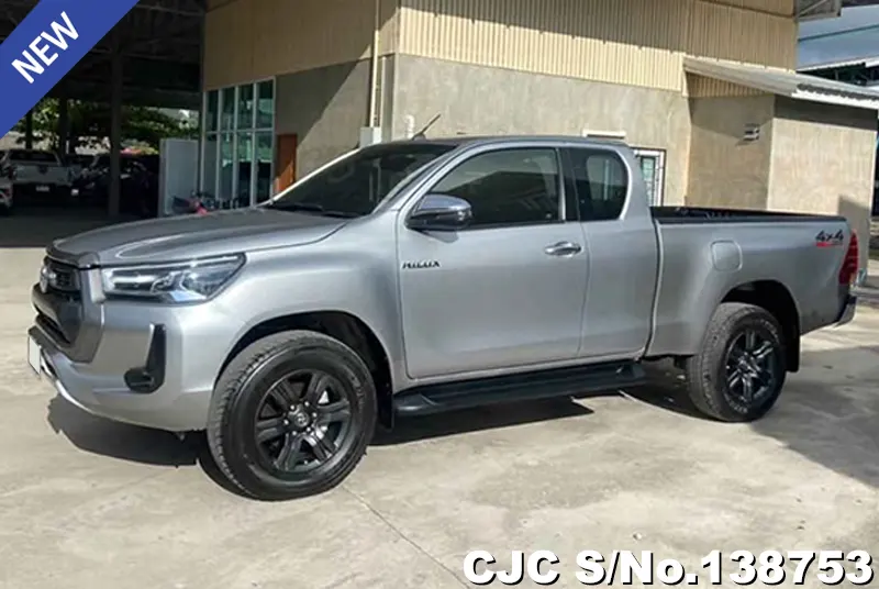 Toyota Hilux in Silver for Sale Image 3
