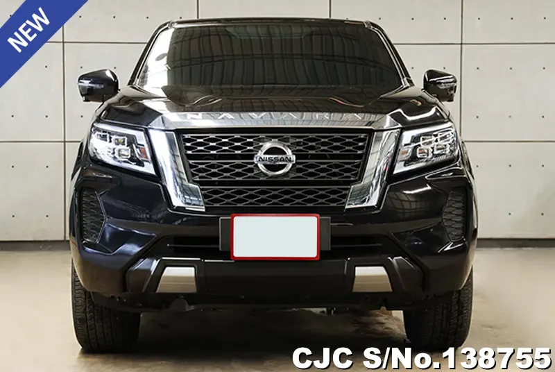 Nissan Navara in Black for Sale Image 2