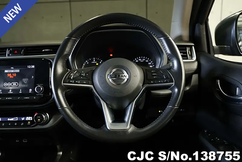 Nissan Navara in Black for Sale Image 9