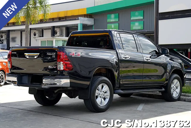 Toyota Hilux in Black for Sale Image 2
