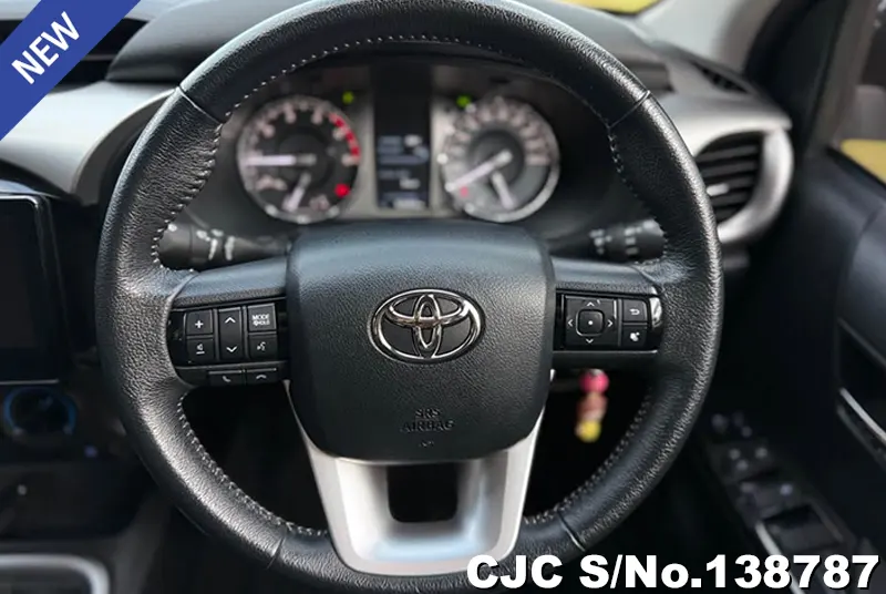 Toyota Hilux in Gray for Sale Image 12