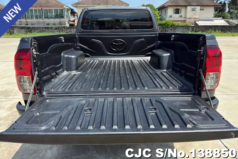 Toyota Hilux in Gray for Sale Image 6