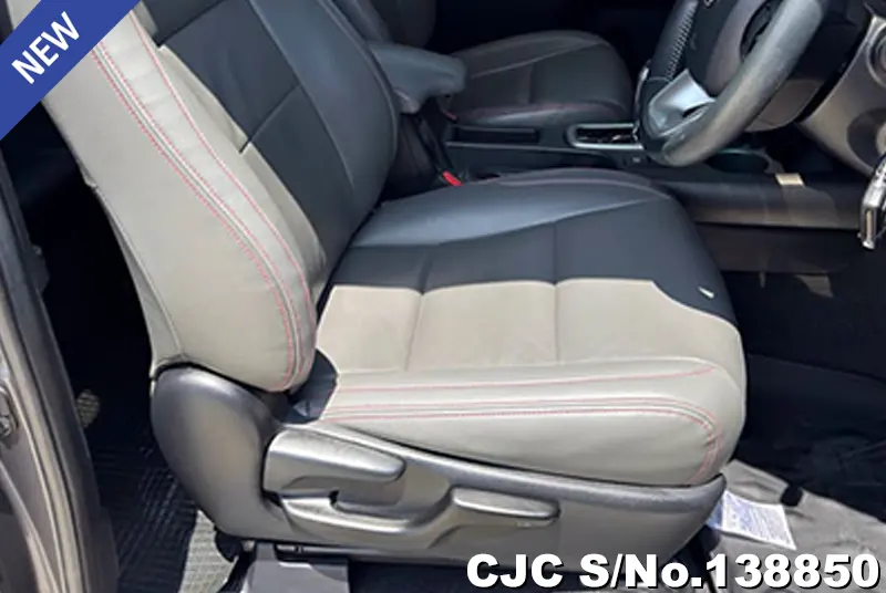 Toyota Hilux in Gray for Sale Image 9