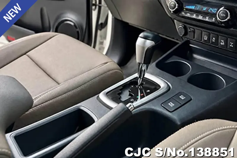 Toyota Hilux in White for Sale Image 11