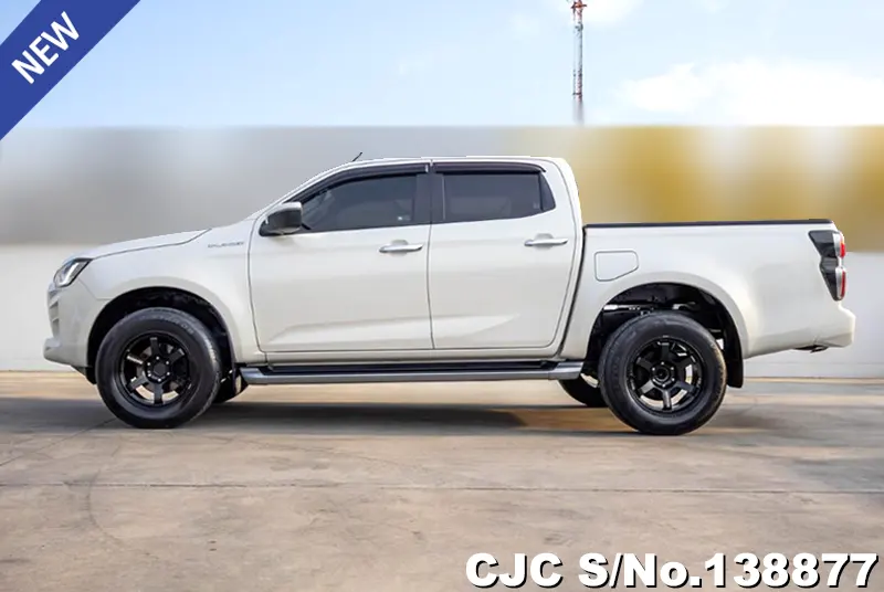 Isuzu D-Max in White for Sale Image 7