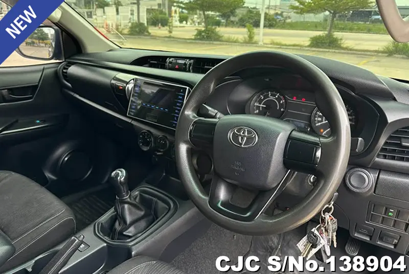 Toyota Hilux in Gray for Sale Image 9