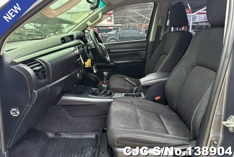 Toyota Hilux in Gray for Sale Image 10
