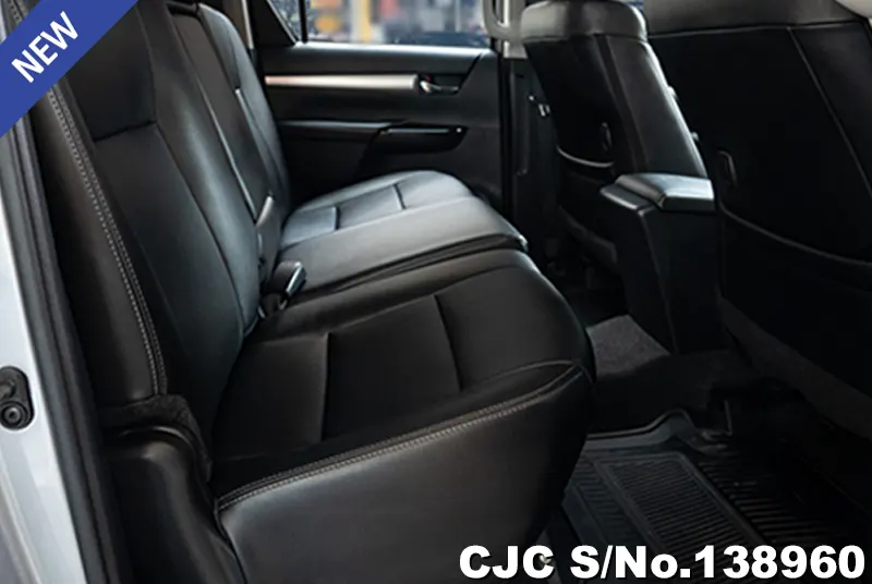 Toyota Hilux in Gray for Sale Image 7