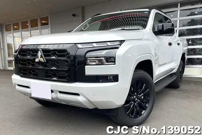 Mitsubishi Triton in White for Sale Image 3