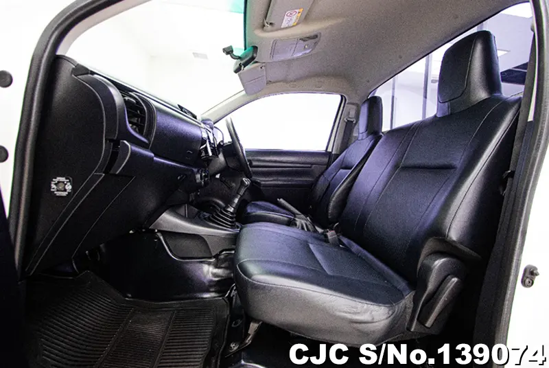 Toyota Hilux in White for Sale Image 9