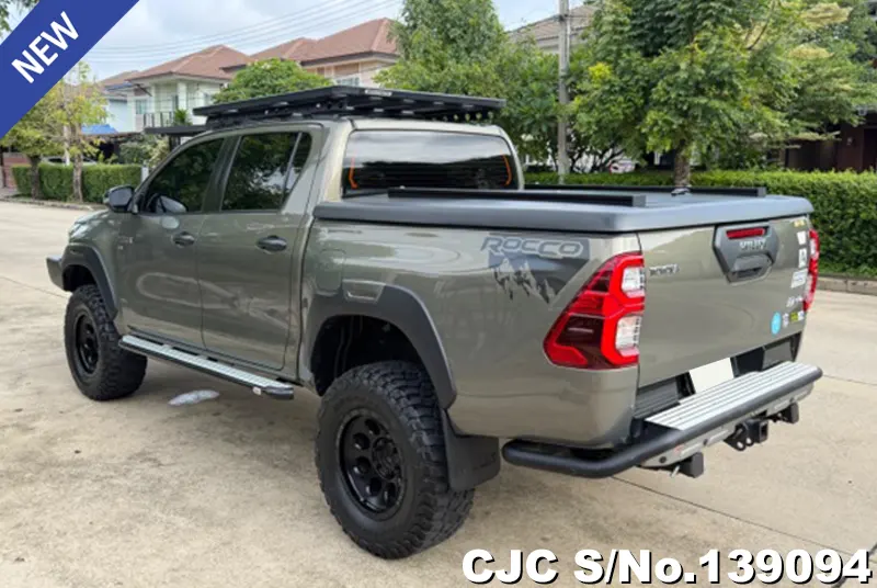 Toyota Hilux in Oxide Bronze Metallic for Sale Image 1