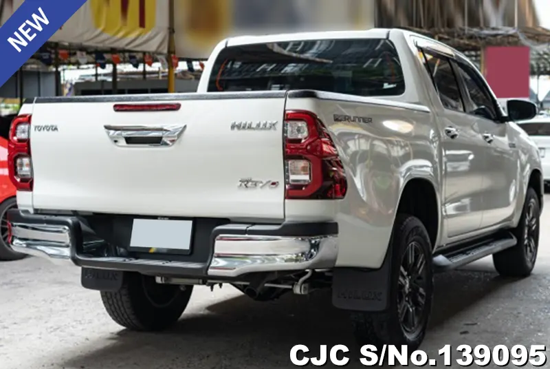 Toyota Hilux in White for Sale Image 2