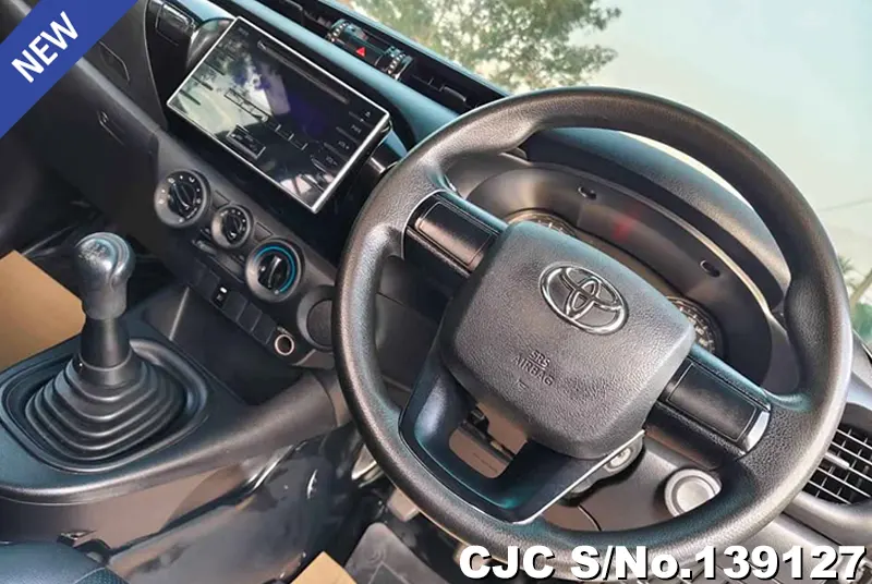 Toyota Hilux in Gray for Sale Image 9