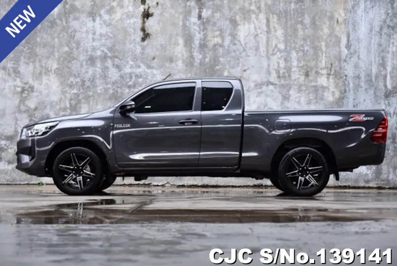 Toyota Hilux in Gray for Sale Image 4